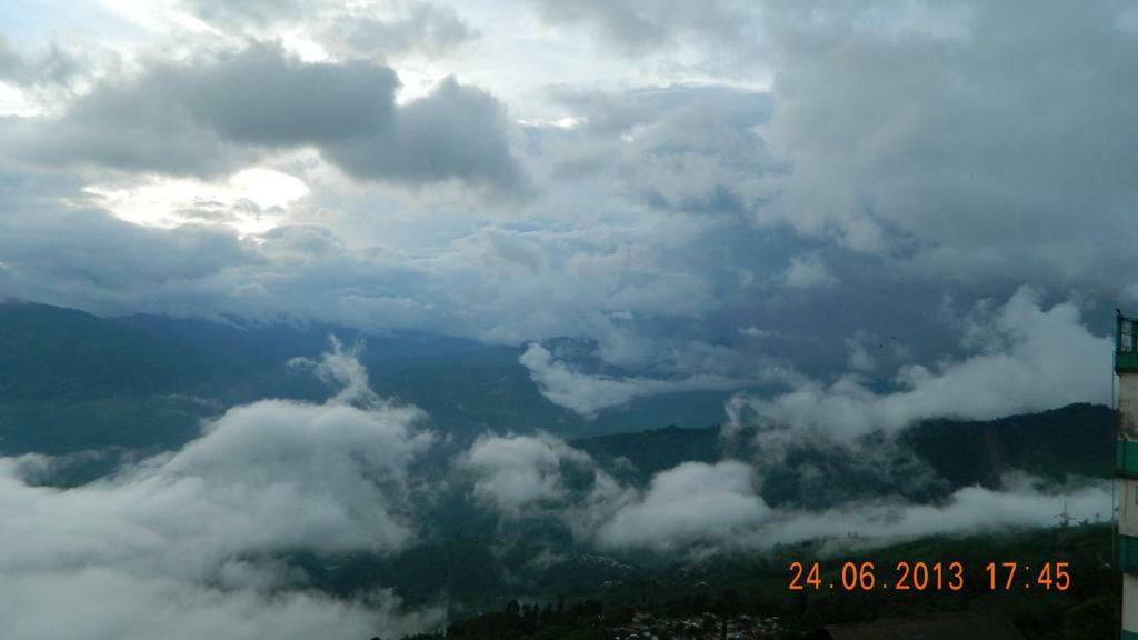 The River View Homestay Kurseong Exterior photo